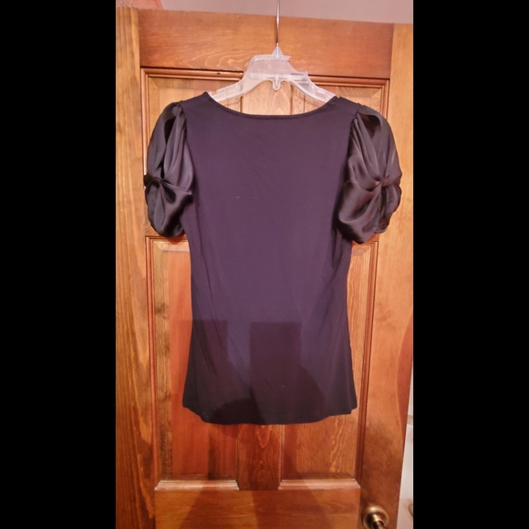 Express Black Satin Puff Sleeve Tee - Picture 4 of 5